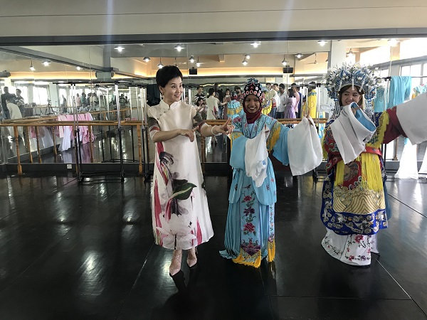 国产a∨国片精品白丝美女视频