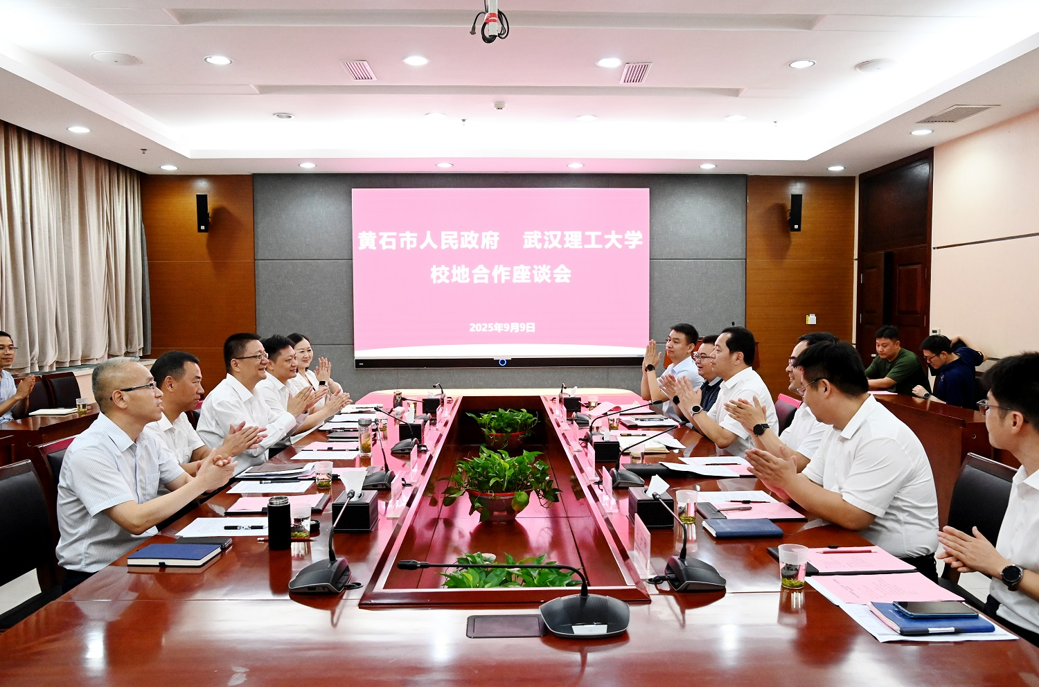 国产a∨国片精品白丝美女视频