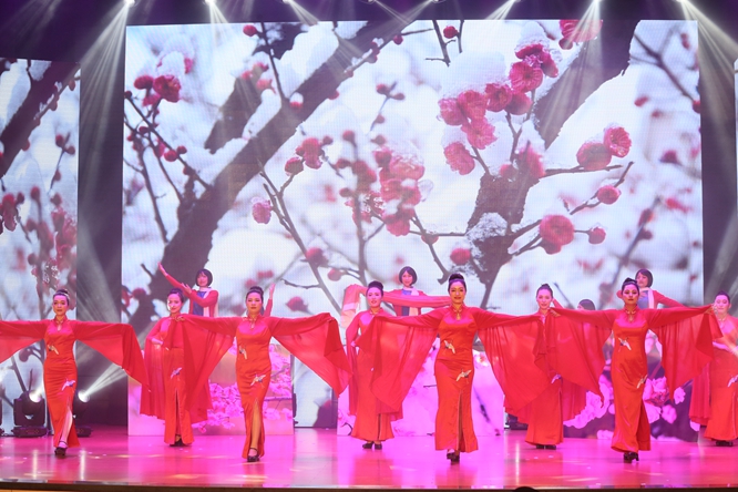 国产a∨国片精品白丝美女视频