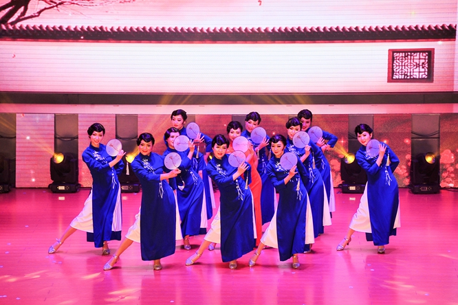 国产a∨国片精品白丝美女视频