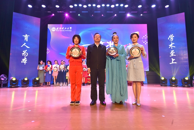 国产a∨国片精品白丝美女视频