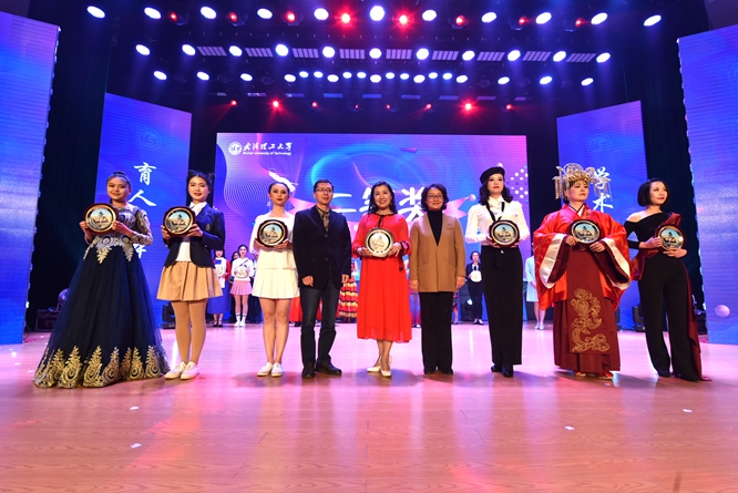 国产a∨国片精品白丝美女视频