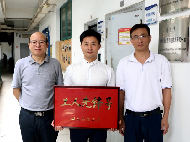 国产a∨国片精品白丝美女视频