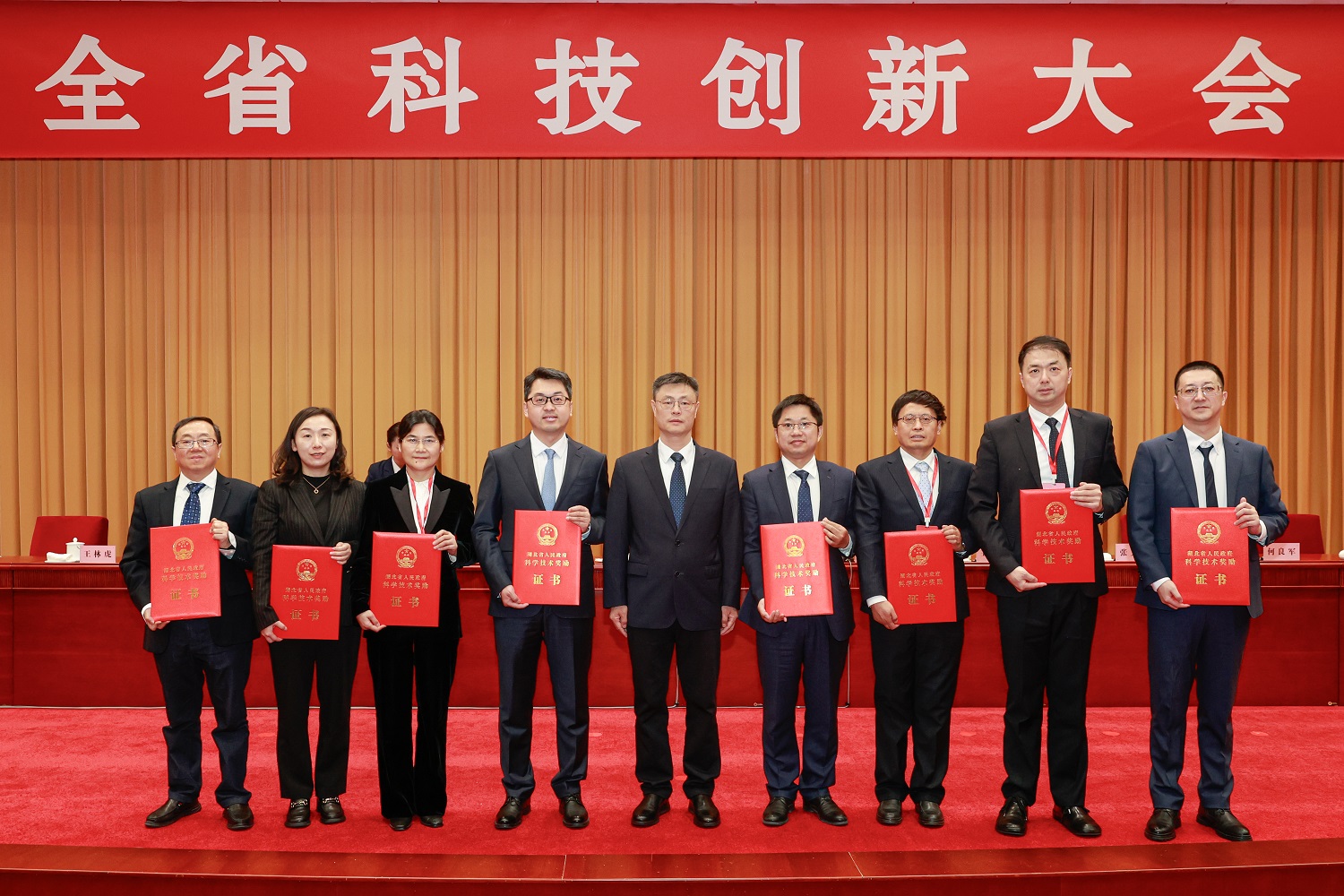 国产a∨国片精品白丝美女视频